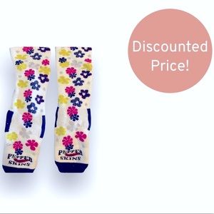 Girl’s Winter Pepper Skins Ski/Snowboard Flowered Socks Size 6-11